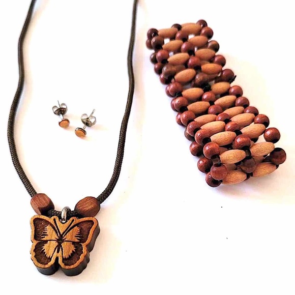 ๐๐ Butterfly Baby Bundle Necklace Bracelet & Stud Earring Set - Picture 5 of 6